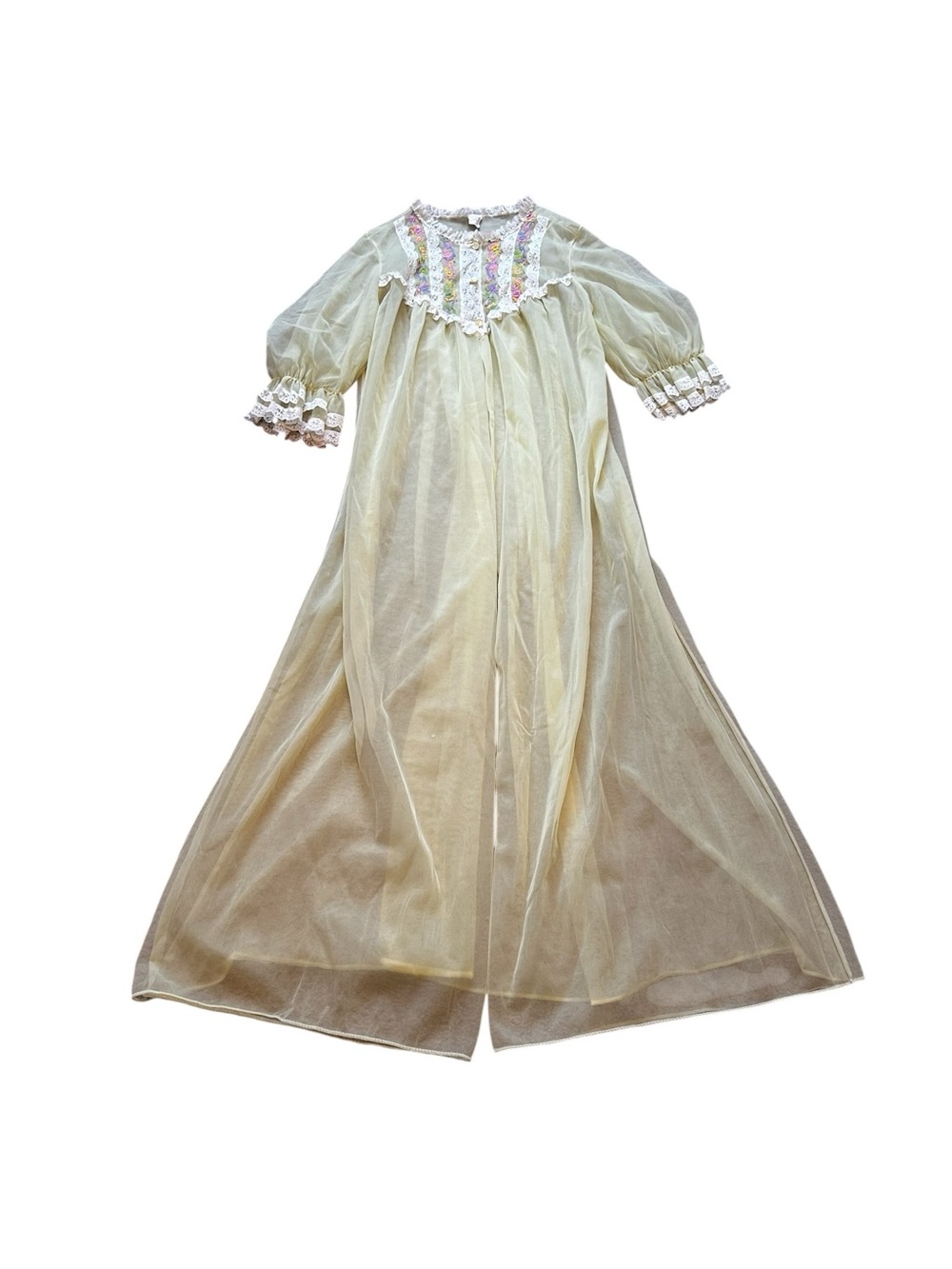 Vintage Peignoir Lace Ruffle Trim Embroidered Floral Robe Cottagecore Feminine